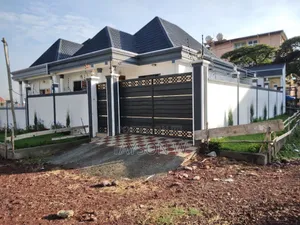 3bdrm Villa in Addis Ababa Semit, Bole for sale