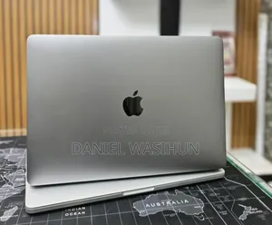 New Laptop Apple MacBook Pro 2017 16GB Intel Core i5 SSD 256GB