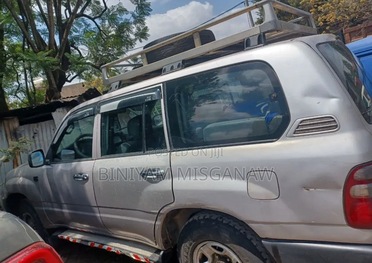 Toyota Land Cruiser 2004 Silver