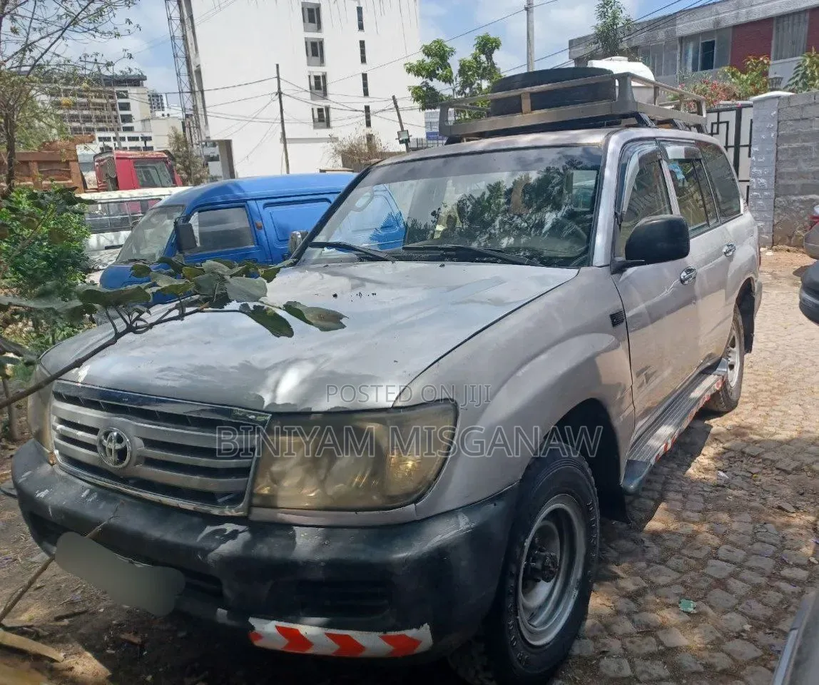 Toyota Land Cruiser 2004 Silver