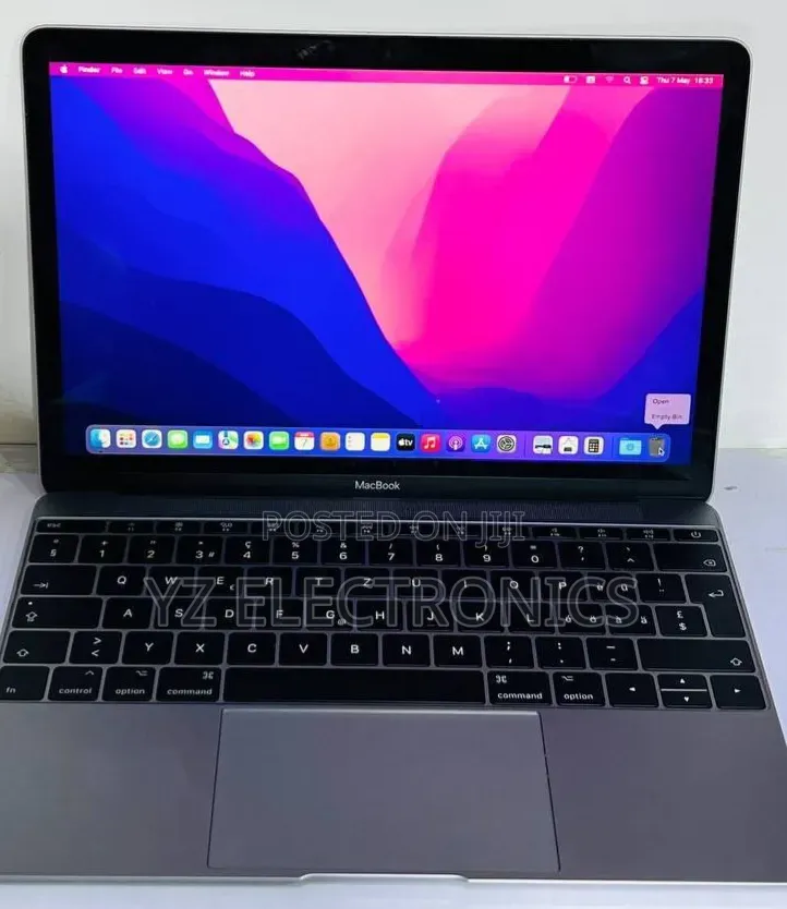 New Laptop Apple MacBook Pro 2017 8GB Intel Core i5 SSD 512GB
