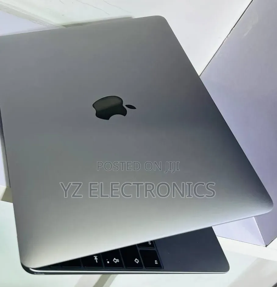 New Laptop Apple MacBook Pro 2017 8GB Intel Core i5 SSD 512GB