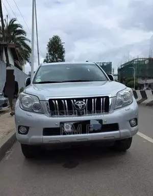 Toyota Land Cruiser Prado 2012 Silver