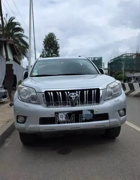 Toyota Land Cruiser Prado 2012 Silver