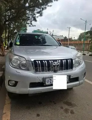 Toyota Land Cruiser Prado 2012 Silver