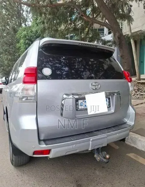 Toyota Land Cruiser Prado 2012 Silver