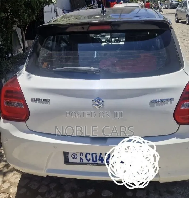 Suzuki Swift 2022 Silver