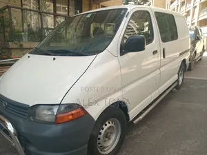 Toyota HiAce 2005 White