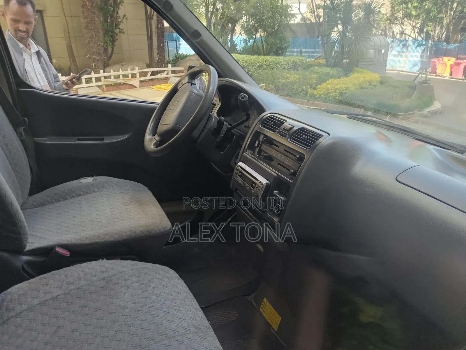 Toyota HiAce 2005 White
