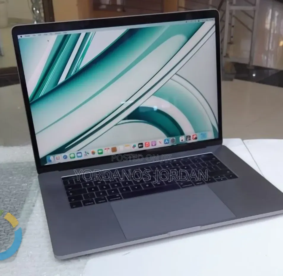 New Laptop Apple MacBook Pro 2017 16GB Intel Core i7 SSD 512GB