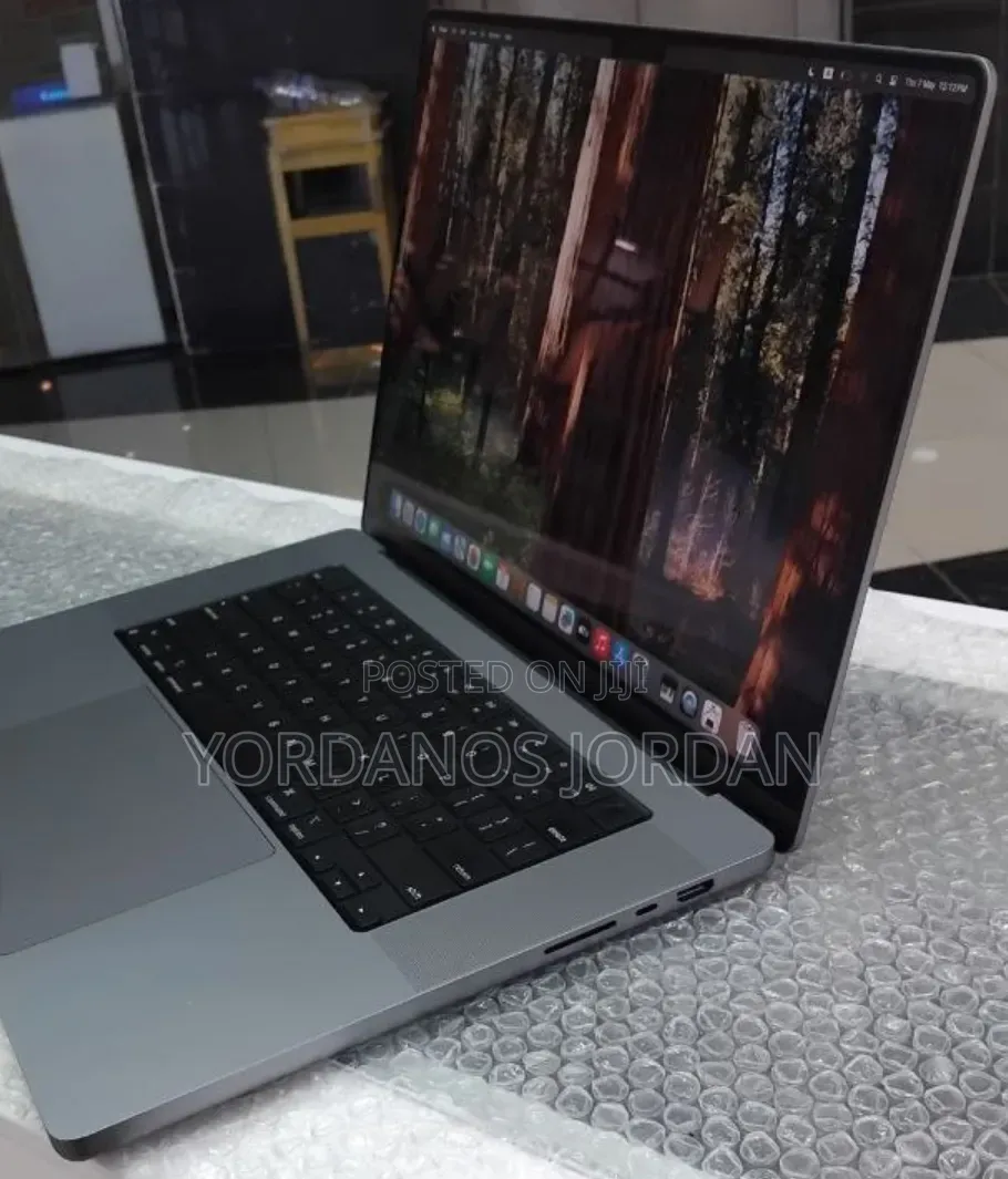 New Laptop Apple MacBook Pro M1 32GB Apple M1 Pro SSD 1T