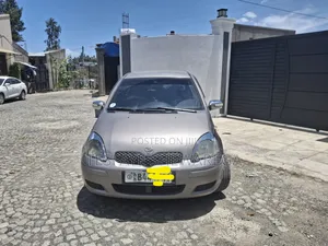 Toyota Yaris 2004 Gray