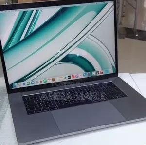 New Laptop Apple MacBook Pro 2017 16GB Intel Core i7 SSD 512GB