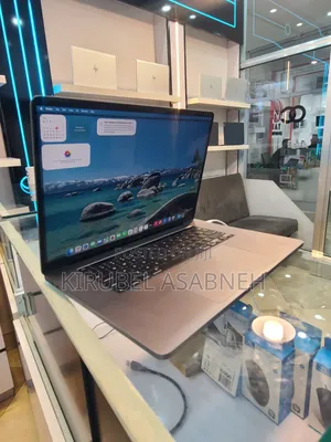 Laptop Apple MacBook Pro 2019 32GB Intel Core i9 SSD 1T