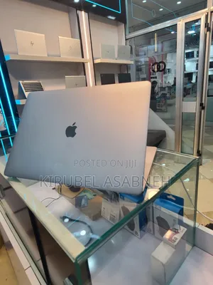 Laptop Apple MacBook Pro 2019 32GB Intel Core i9 SSD 1T