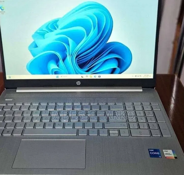 New Laptop HP 8GB Intel Core i5 SSD 256GB