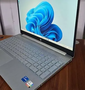 New Laptop HP 8GB Intel Core i5 SSD 256GB