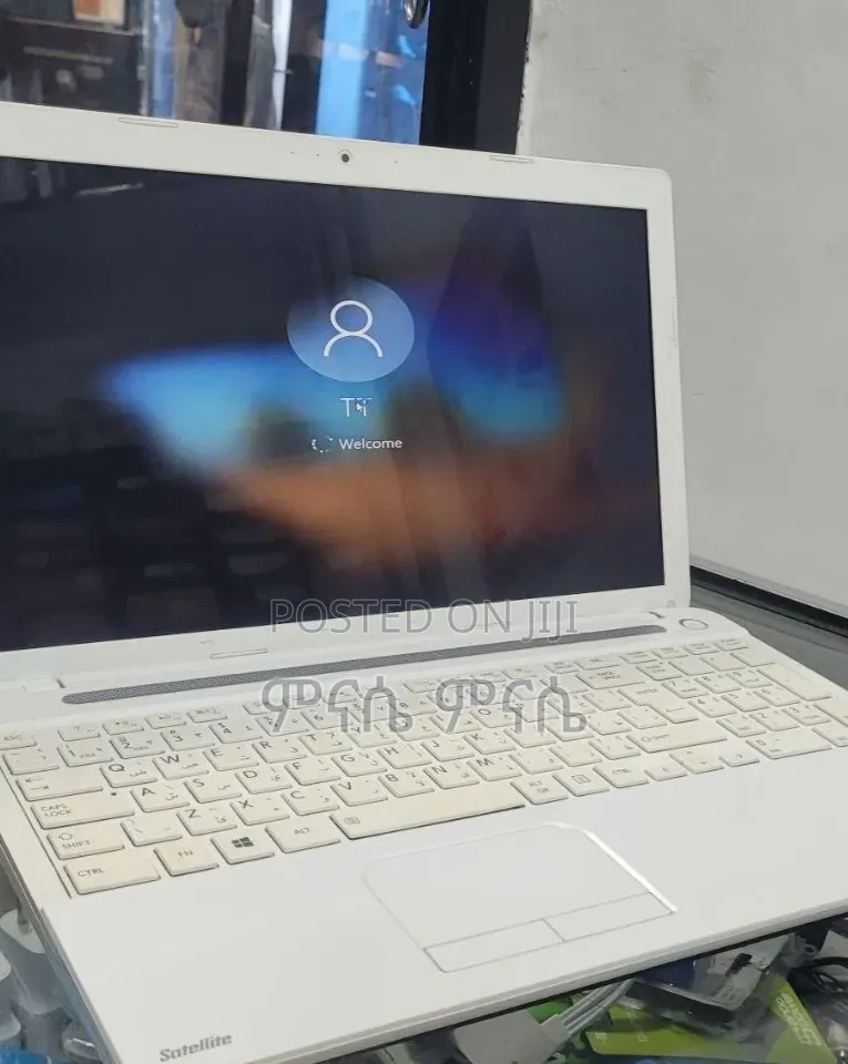 New Laptop Toshiba Satellite C55 8GB Intel Core i3 HDD 256GB