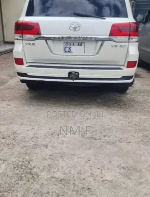 Toyota Land Cruiser 5.7 V8 VX-S 2020 White