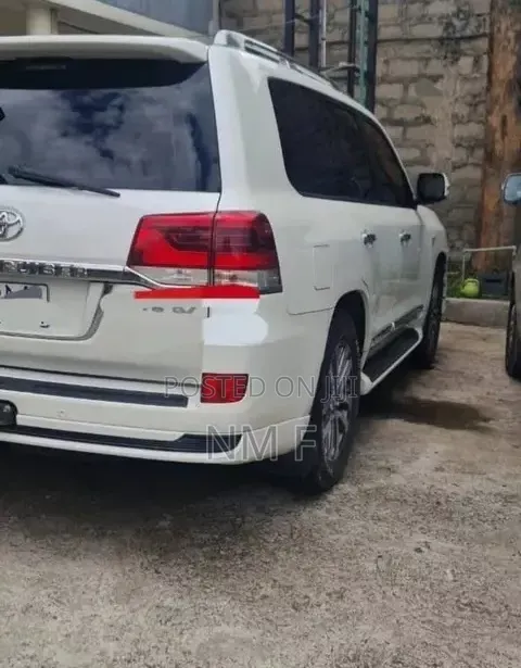 Toyota Land Cruiser 5.7 V8 VX-S 2020 White