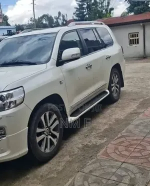 Toyota Land Cruiser 5.7 V8 VX-S 2020 White