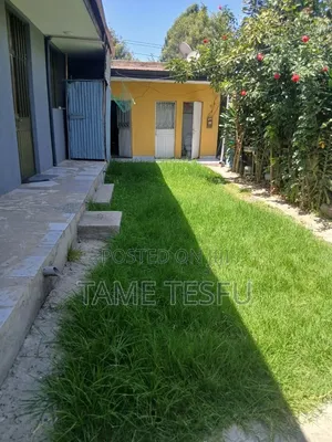 3bdrm House in ጃክሮስ, Bole for sale
