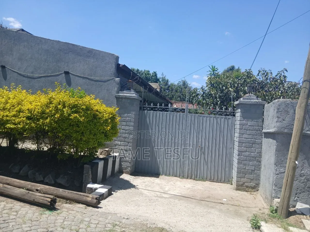 3bdrm House in ጃክሮስ, Bole for sale