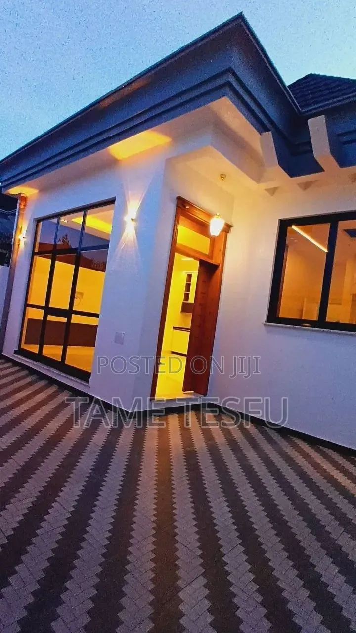 Furnished 3bdrm Villa in ሀያት, Bole for sale