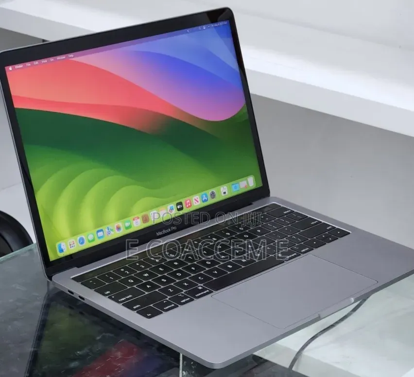 New Laptop Apple MacBook 16GB Intel Core i7 SSD 256GB