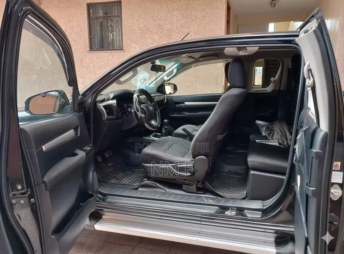 Toyota Hilux Revo Single Cab Deisel 2.4 RWD 2017 Black
