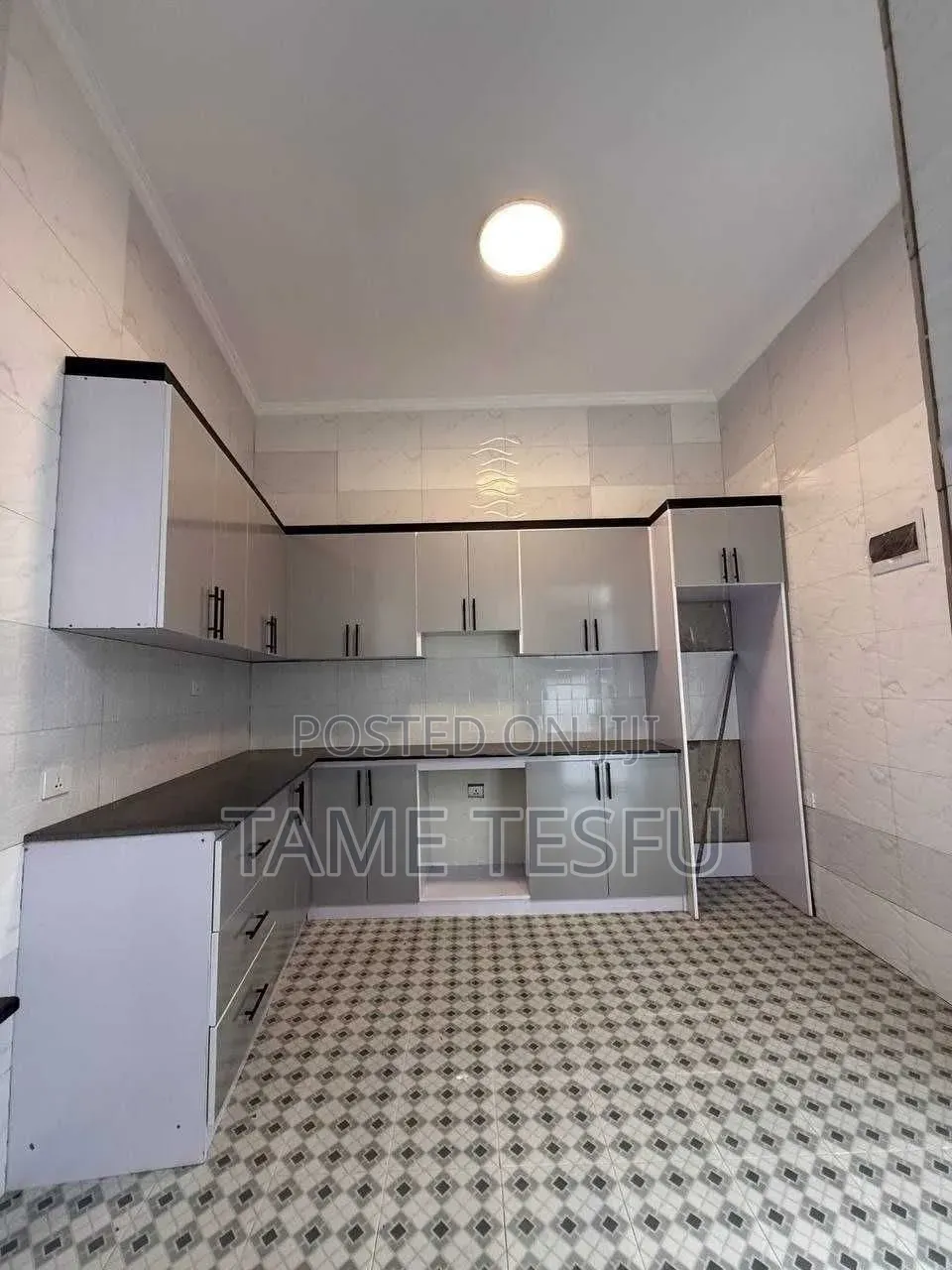 Furnished 6bdrm House in ሀያት, Bole for sale