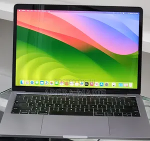 New Laptop Apple MacBook Pro 2019 16GB Intel Core i7 SSD 256GB