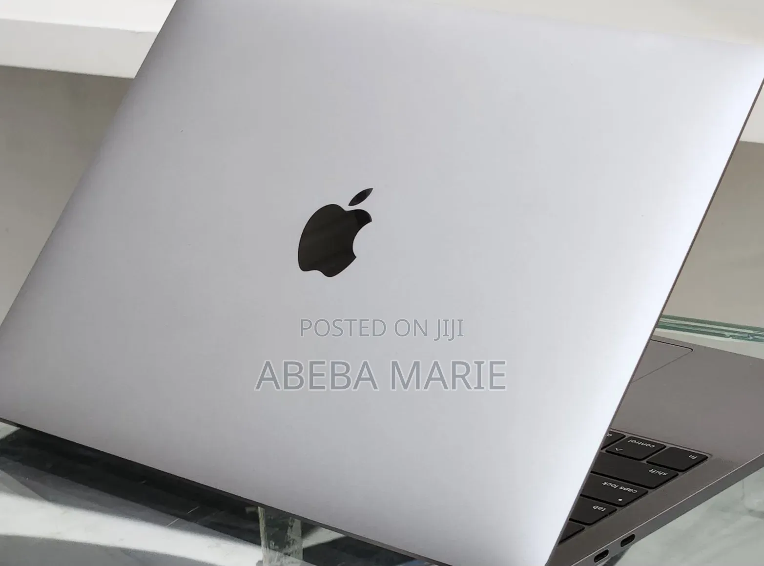 New Laptop Apple MacBook Pro 2019 16GB Intel Core i7 SSD 256GB
