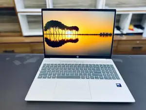 New Laptop HP OmniBook 5 16" 16GB Intel Core Ultra 7 SSD 512GB