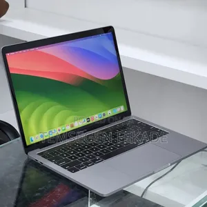 New Laptop Apple MacBook Pro 2019 16GB Intel Core i7 SSD 256GB
