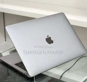 New Laptop Apple MacBook Pro 2019 16GB Intel Core i7 SSD 256GB