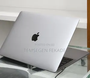 New Laptop Apple MacBook Pro 2019 16GB Intel Core i7 SSD 256GB