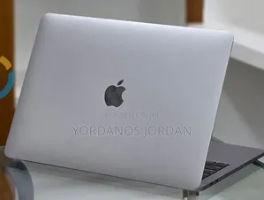 New Laptop Apple MacBook Pro 2019 16GB Intel Core i7 SSD 256GB