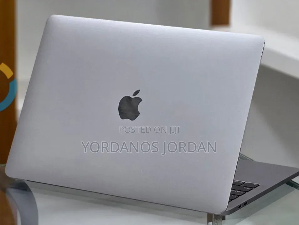 New Laptop Apple MacBook Pro 2019 16GB Intel Core i7 SSD 256GB