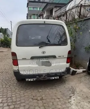 Toyota HiAce 2011 White