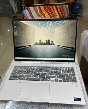 New Laptop HP 16GB Intel Core Ultra 7 SSD 512GB