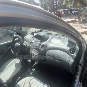 Toyota Vitz 1.0 FWD 3dr 2004 Gold