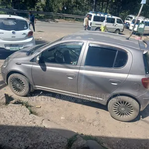 Toyota Vitz 1.0 FWD 3dr 2004 Gold