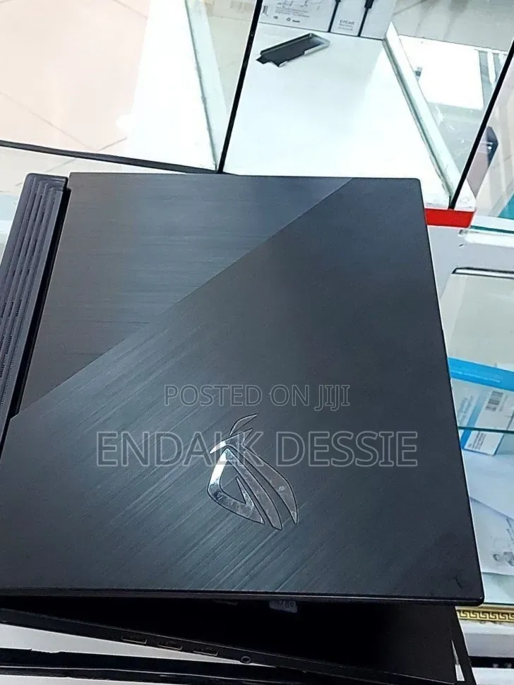 New Laptop Asus ROG Strix G15 16GB Intel Core i7 SSD 1T