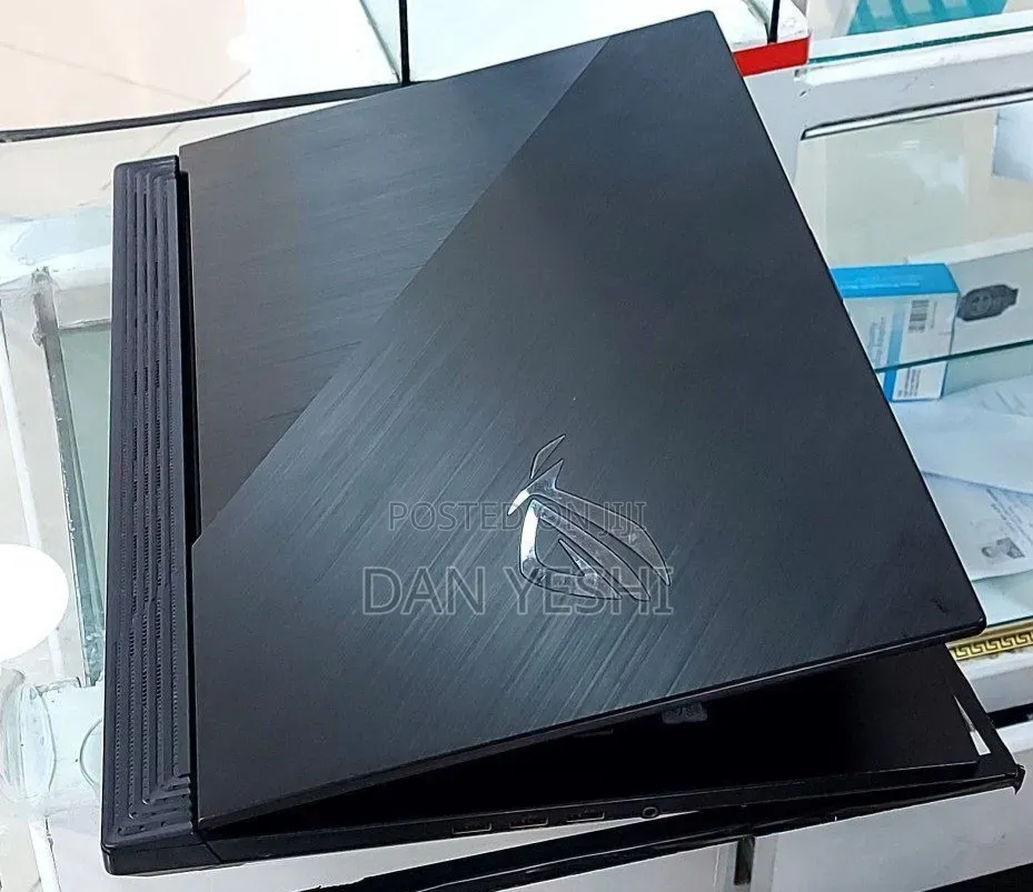New Laptop Asus ROG Strix G15 16GB Intel Core i7 SSD 1T