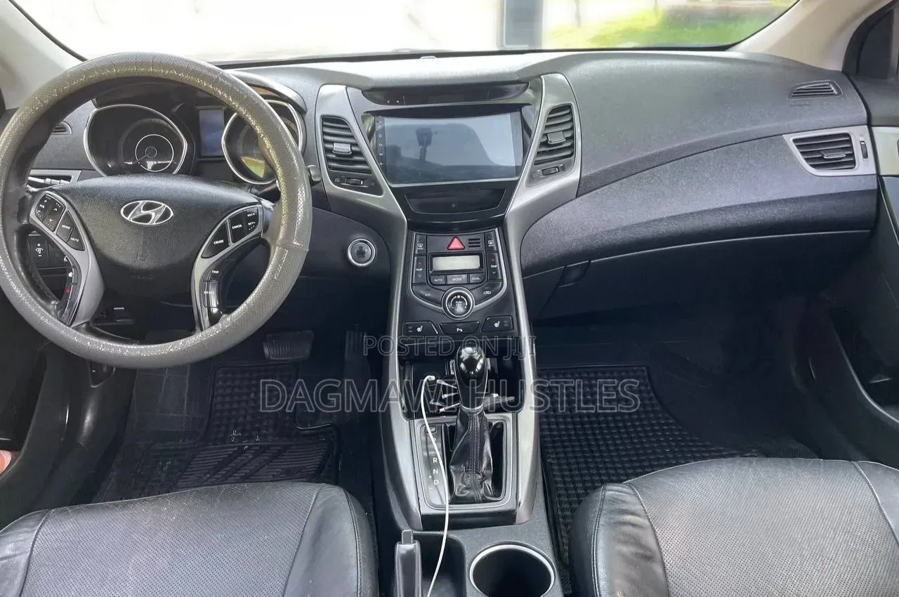 Hyundai Avante 2015 Silver