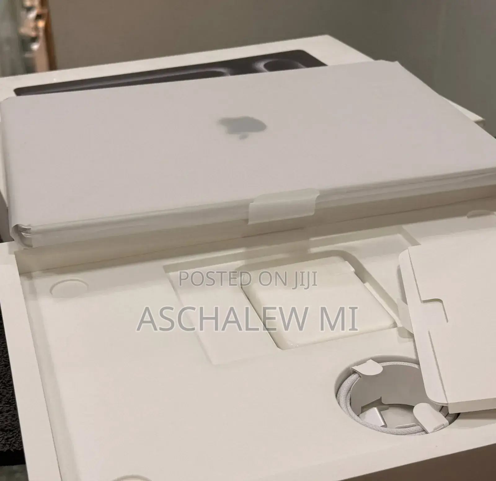 New Apple MacBook Pro 2023 M3 Pro 16-inch 36GB Apple M3 Pro SSD 512GB
