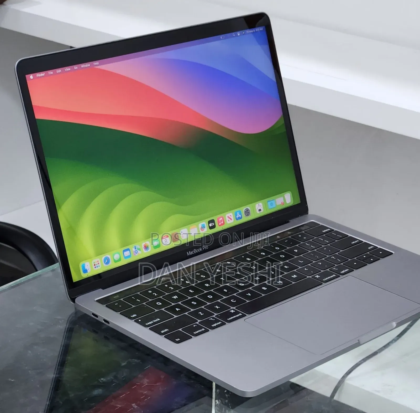 New Laptop Apple MacBook Pro 2019 16GB Intel Core i7 SSD 256GB
