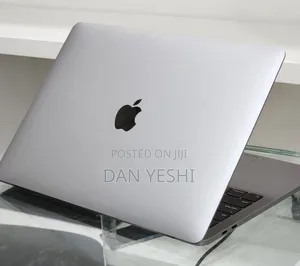 New Laptop Apple MacBook Pro 2019 16GB Intel Core i7 SSD 256GB