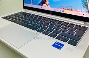 New Laptop HP EliteBook 830 G8 16GB Intel Core i5 SSD 512GB